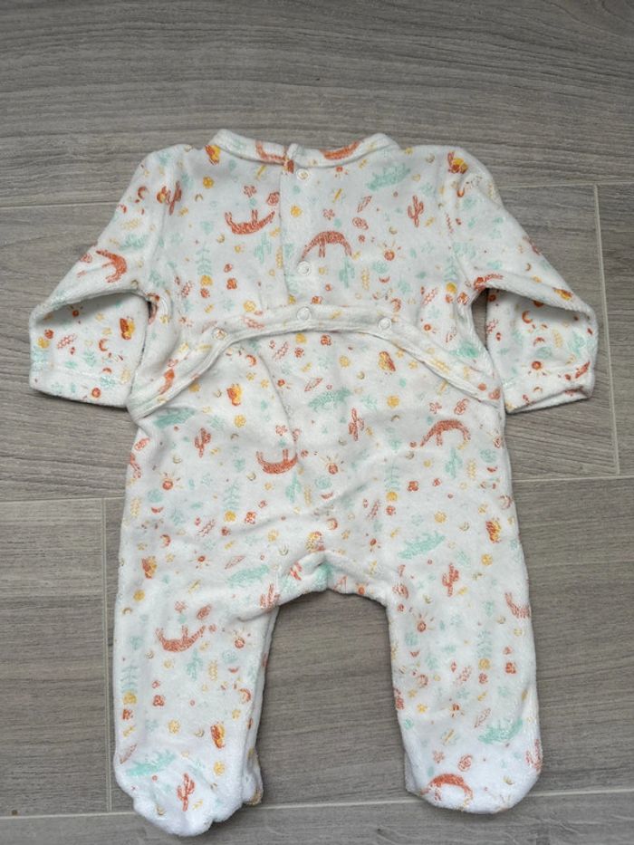 Pyjama 1 mois - photo numéro 2