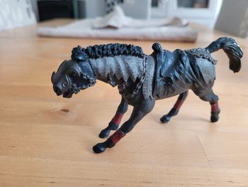 Cheval noir fantastique Papo Réf 38902