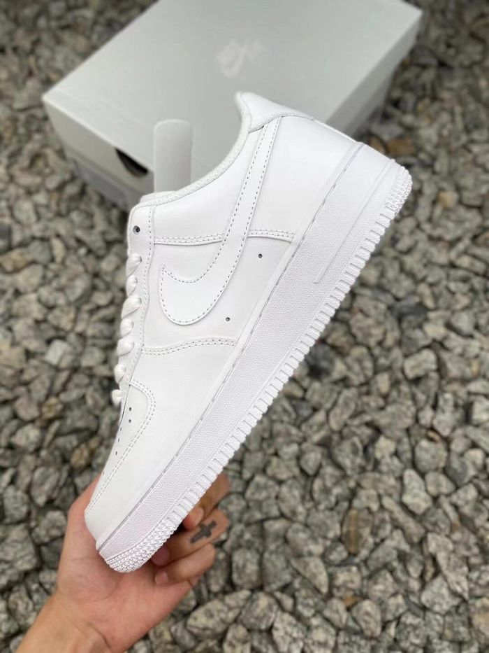 Nike Air Force 1 Low '07 White taille :44 - photo numéro 7