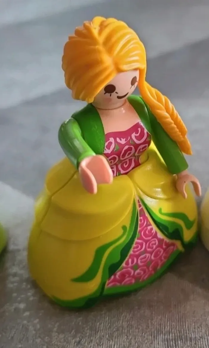 Lot de 4 figurines playmobil princesse - photo numéro 3