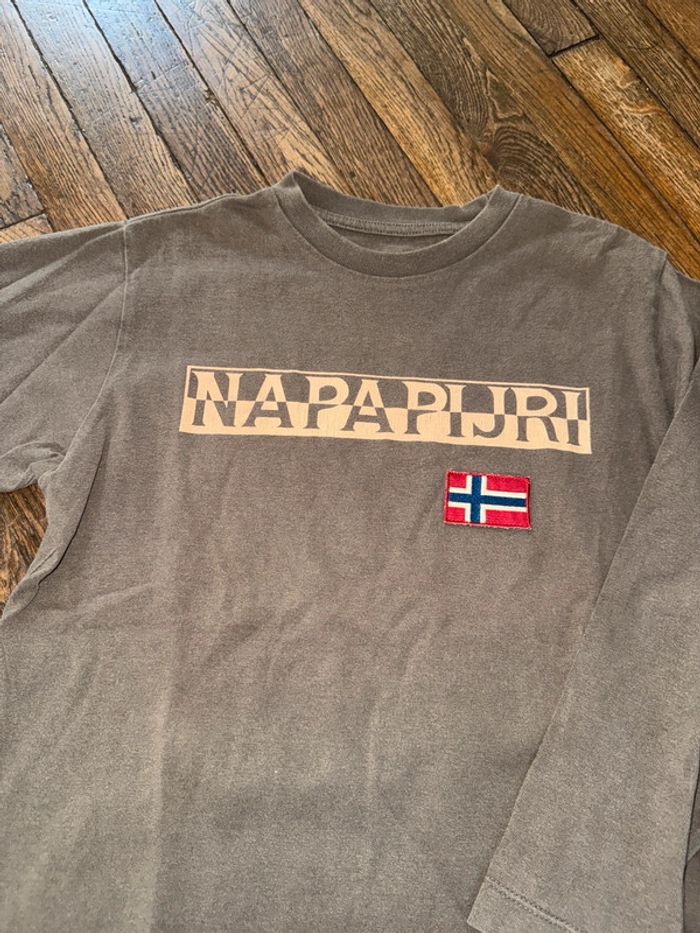 T-shirt napapijri  10 ans (taille grand) - photo numéro 2