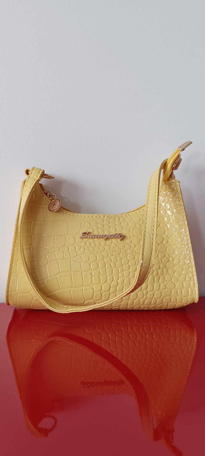 Petit sac à main jaune
