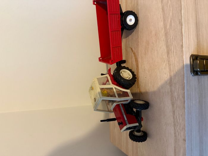 Tracteur Massey Ferguson avec remorque à 2 essieux - photo numéro 6