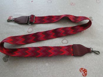 Bandoulière de sac rouge