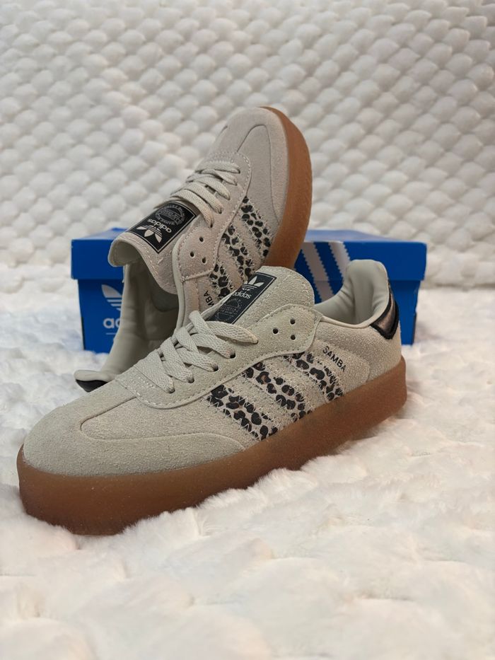 adidas Sambae imprimé léopard écru