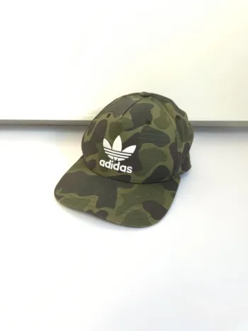 Casquette Adidas militaire logo brodé