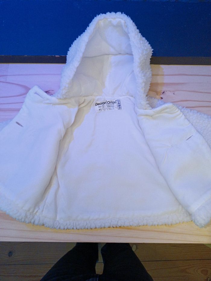 Manteau blanc 6 mois. - photo numéro 6