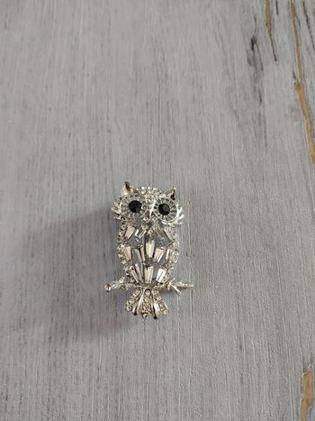 Broche neuve