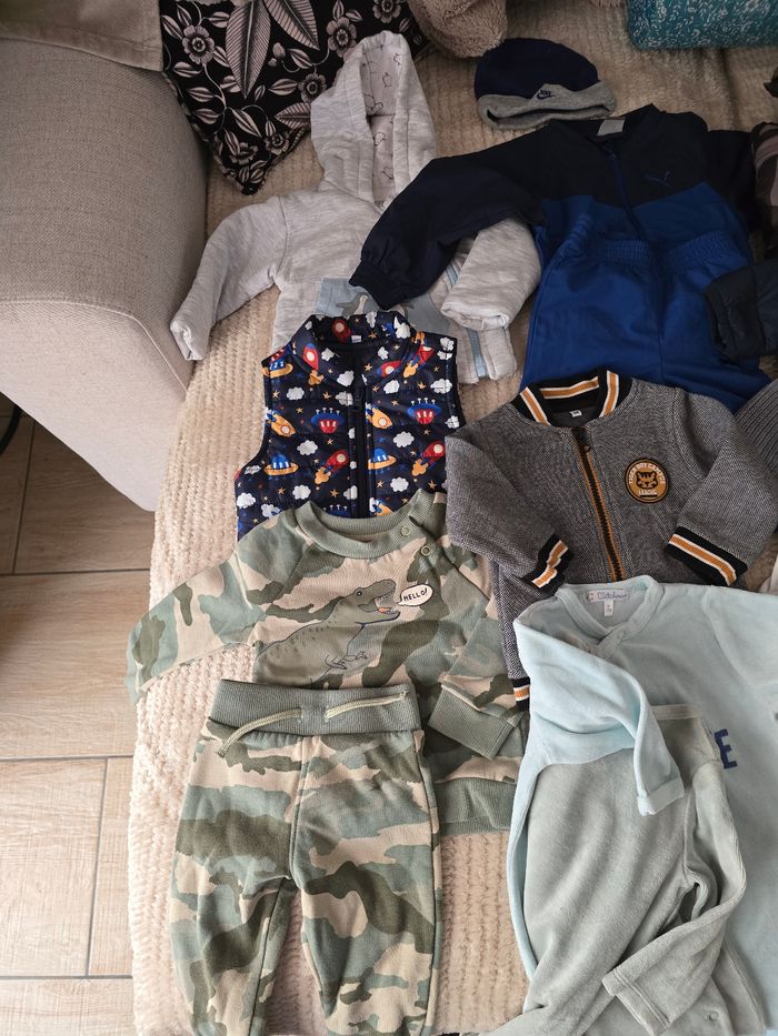 Très gros lot vêtements 6 mois hiver - photo numéro 4