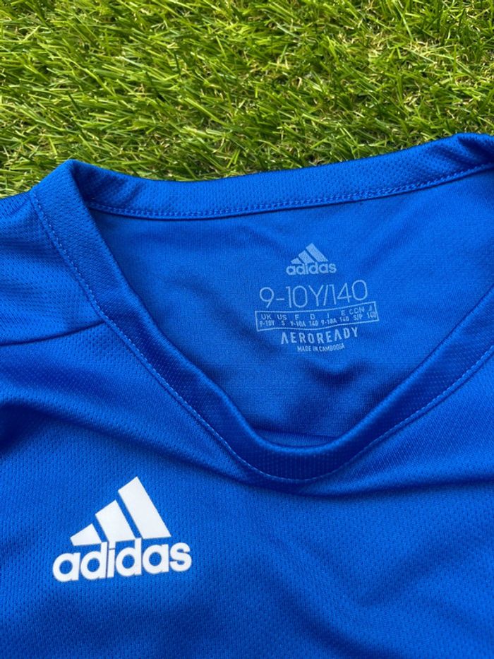 Très beau tee shirt blouse ADIDAS taille 9 / 10 ans - photo numéro 3