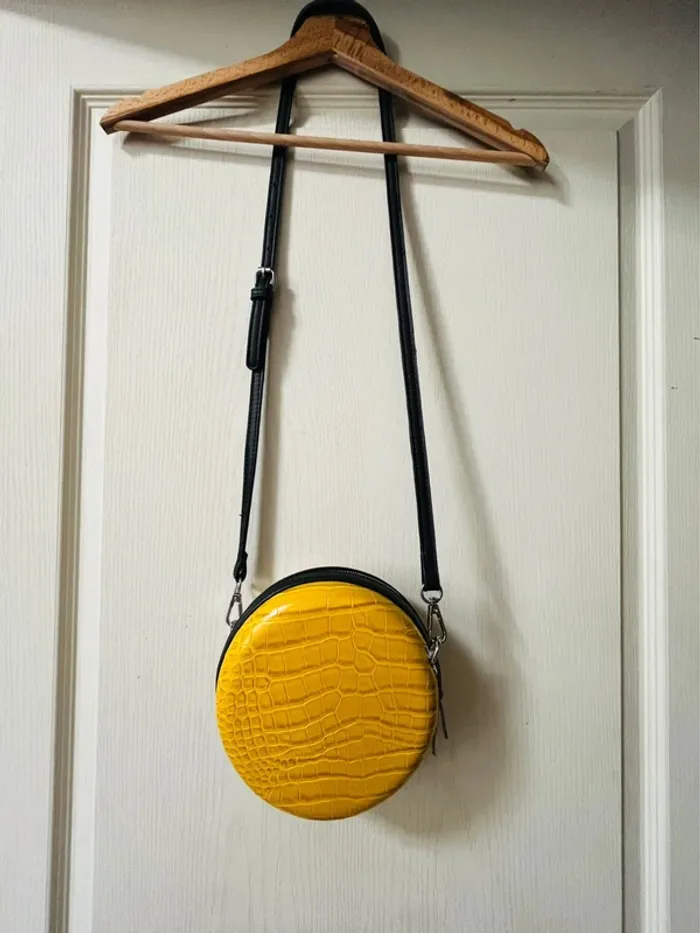 Sac original rond et jaune motif crocodile - marque élégance - photo numéro 17