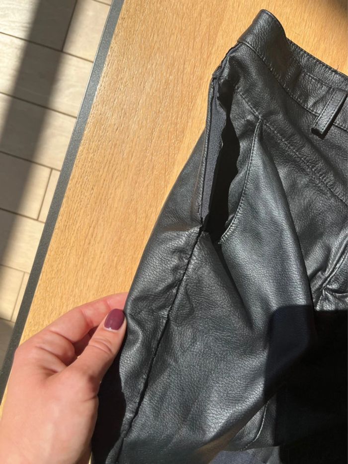 Mini jupe simili cuir Pull & Bear - photo numéro 9