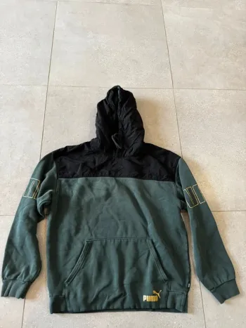 Pull à capuche Puma, taille M, très bon état,