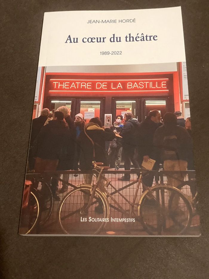 Livre « au cœur du théâtre 1989–2022 »