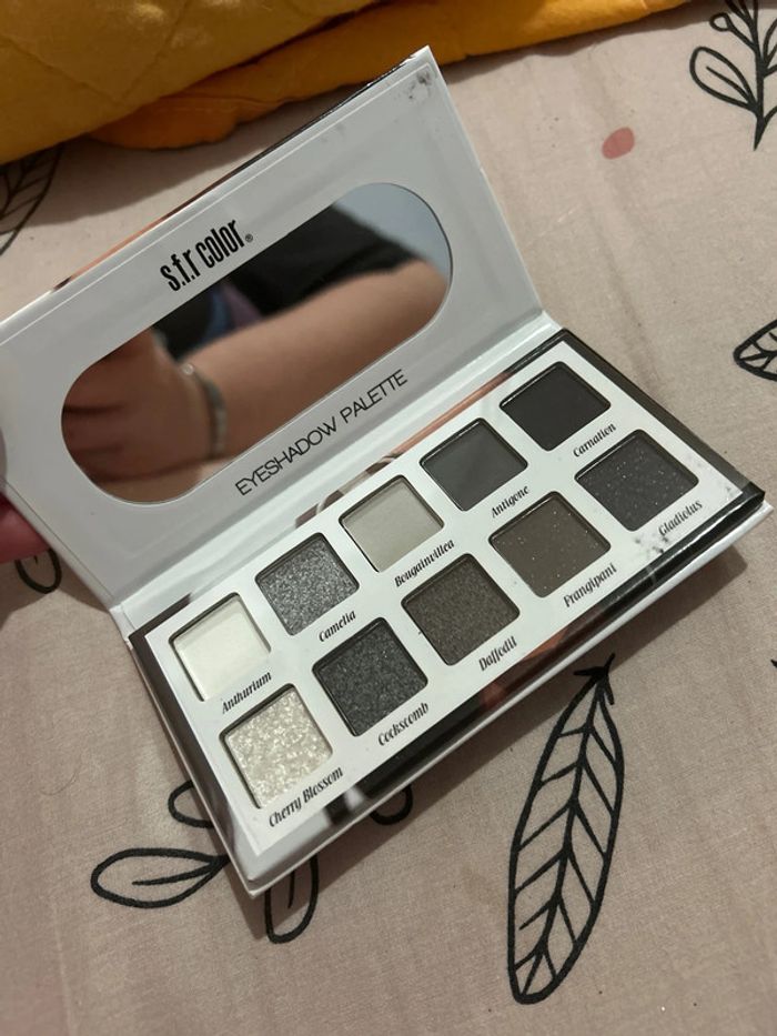 Palette de maquillage - photo numéro 3