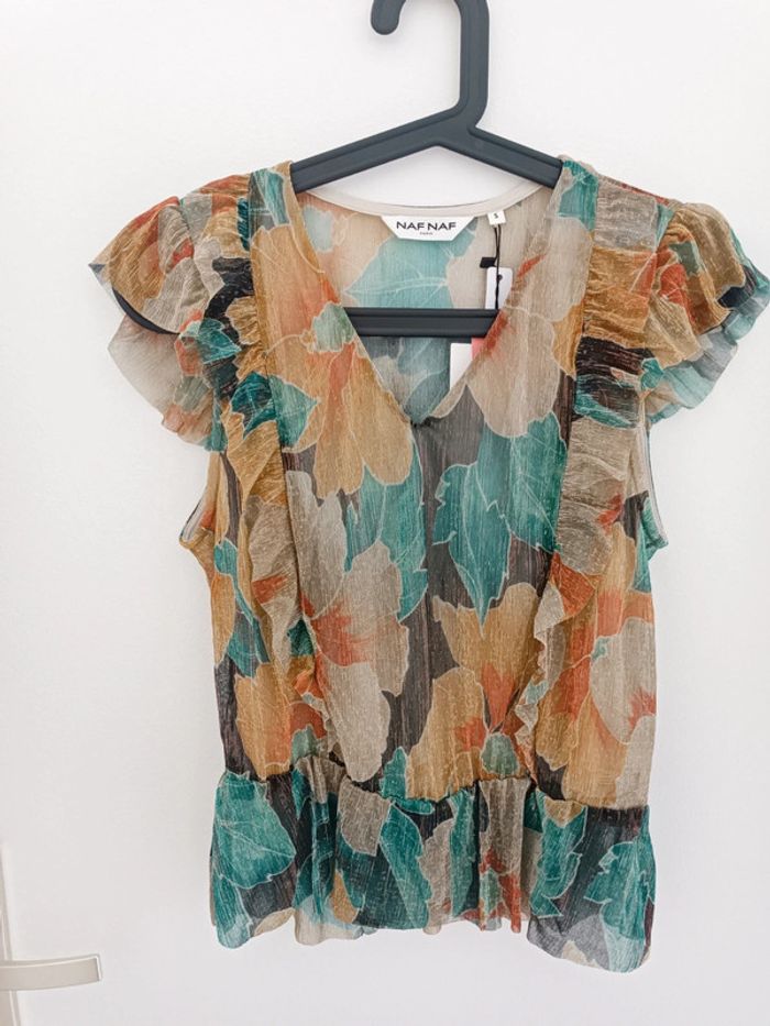 Blouse à volants et dorure motif floral Naf Naf Taille S Neuf avec étiquette - photo numéro 2