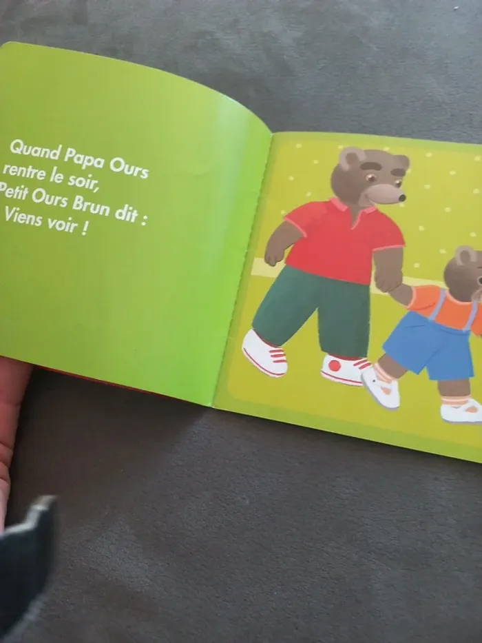 Livre petit ours brun aime son papa - photo numéro 2