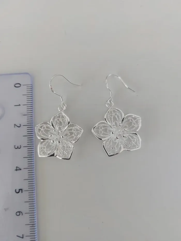 Boucles d'oreilles fleurs argent - photo numéro 2