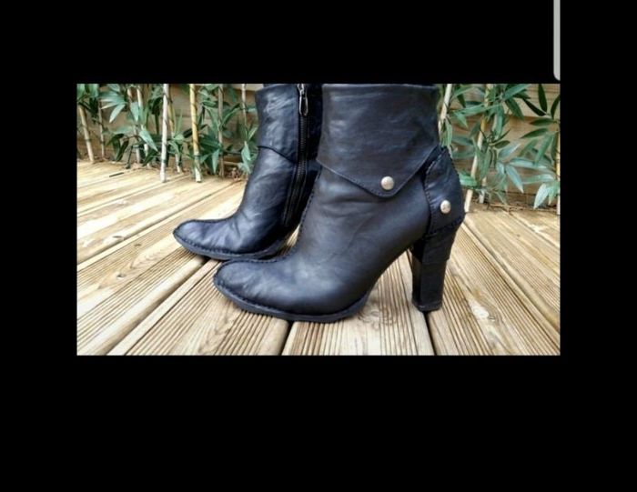 Sublime paire de Low boots cuir noir martelé cow girl black Diesel pointure 36