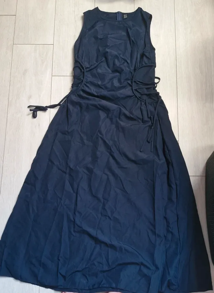 Robe longue bleu marine 40/42 neuve