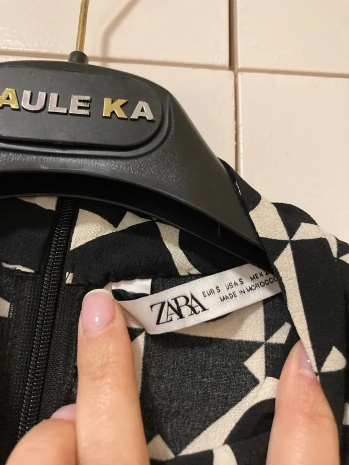 Robe Zara imprimé graphique noir et écru taille S - photo numéro 9