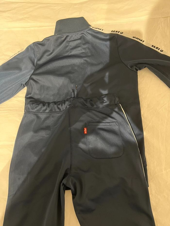 Sweat et pantalon Levis costume sport - photo numéro 5