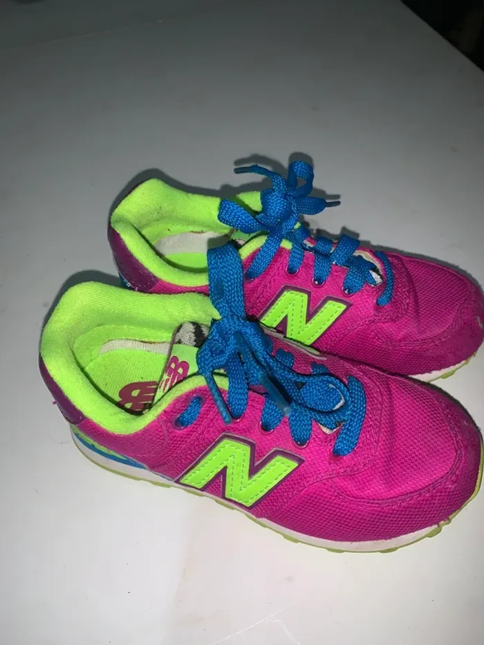 Baskets enfant New Balance rose fluo et vert flashy - photo numéro 2