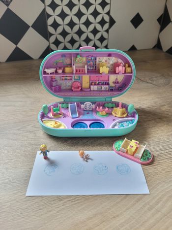 Polly pocket nursery 