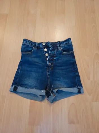 Short stradivarius taille 32