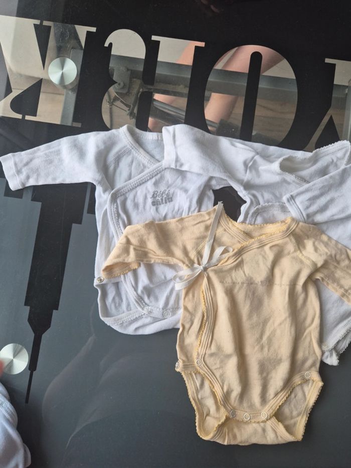 Lot de 6 bodies 1 mois - photo numéro 2