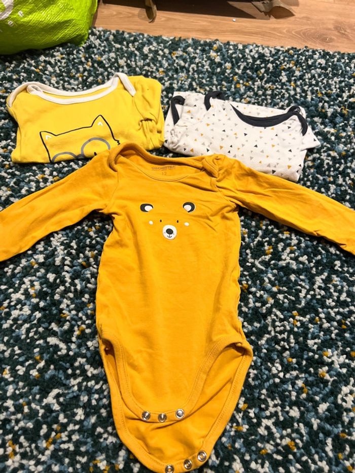 Lot 9 bodies 12 mois - photo numéro 9