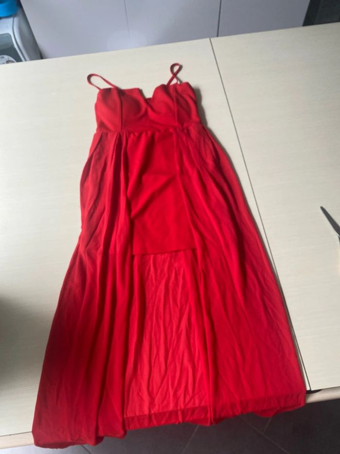 Très belle robe rouge - photo numéro 2