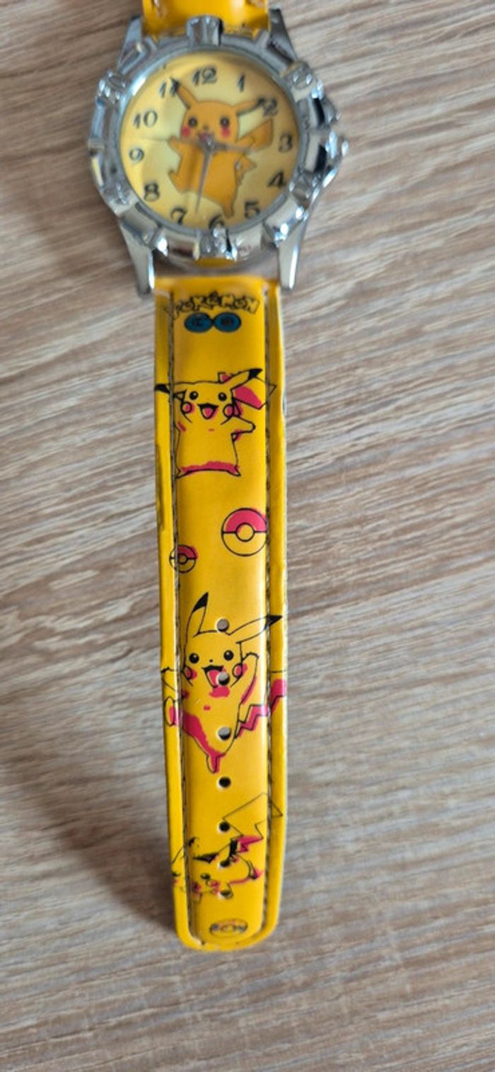 Montre à quartz Pokémon. - photo numéro 4