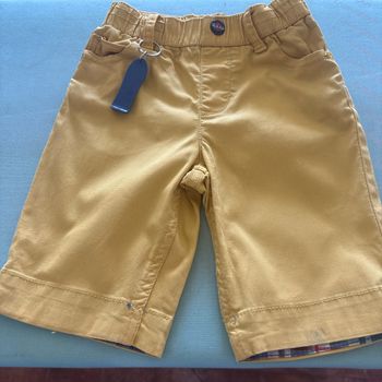 Vends lot de deux shorts sergent major 4 ans très bon état