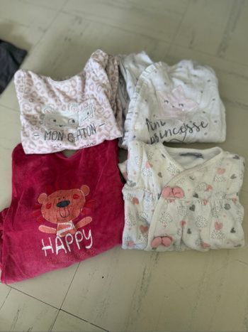 Lot 4 pyjamas