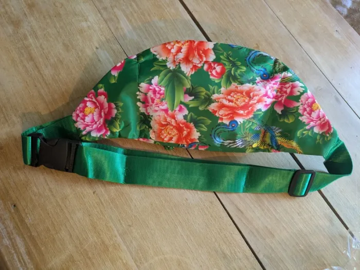 Sac banane fleuri vert – festival, voyage, sport, pratique, tendance - photo numéro 5