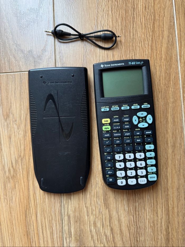 Calculatrice Texas Instruments TI-82 Strats.fr