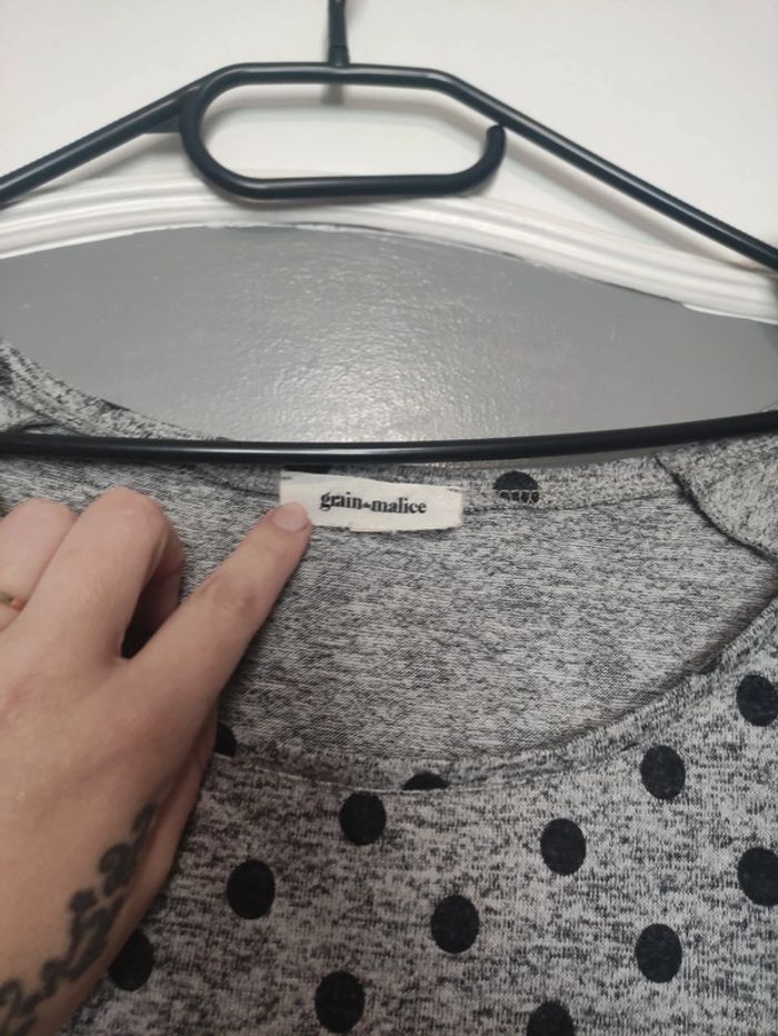 Haut fin épaule dénudé taille 46 - photo numéro 3