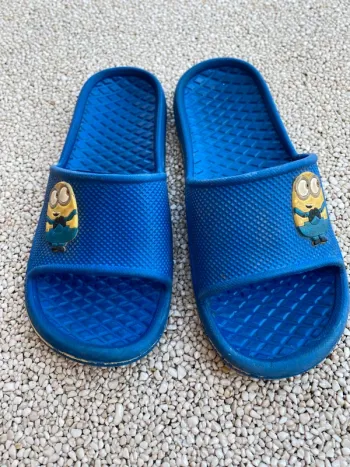 Claquettes enfant minions