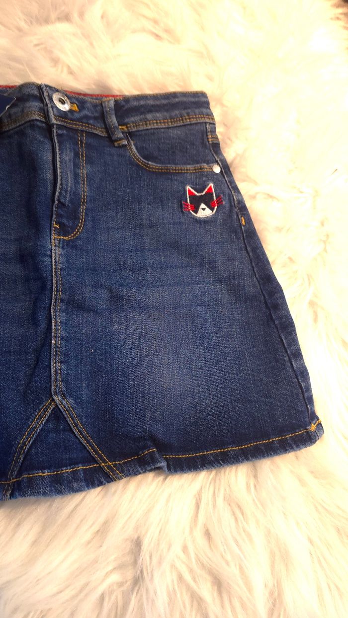 (Neuve non portée) jupe en jeans 8ans Fille - photo numéro 3