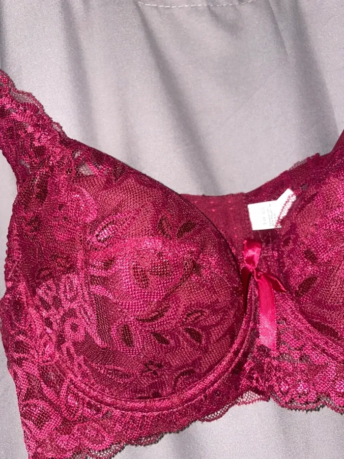 Soutien gorge neuf - photo numéro 2