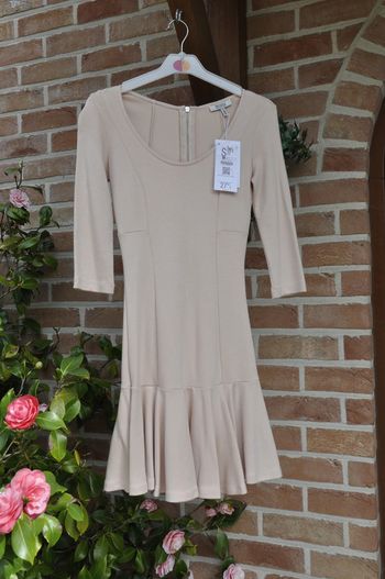 Bershka robe rose poudre t.S neuve avec étiquette