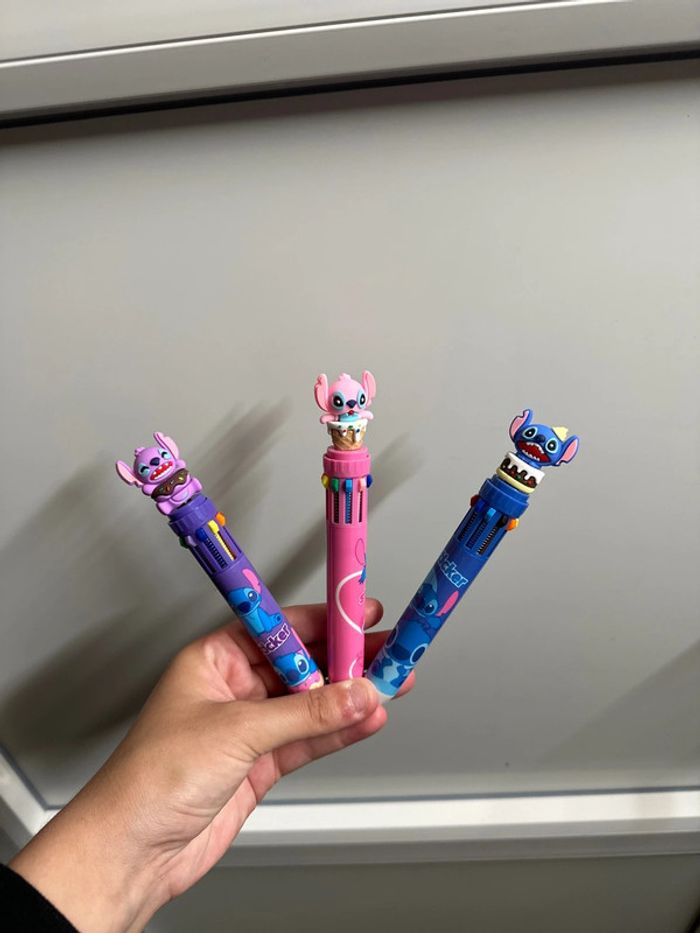 Lot 3 Stylo stitch  neuf