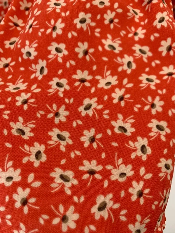 Robe légère rouge fleurie - photo numéro 3