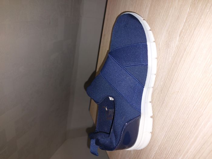 baskets femme bleu très souple 40