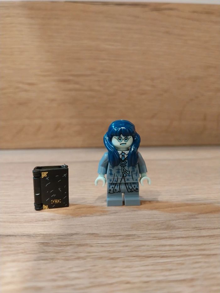 Figurine type lego Mimi Geignarde Harry Potter