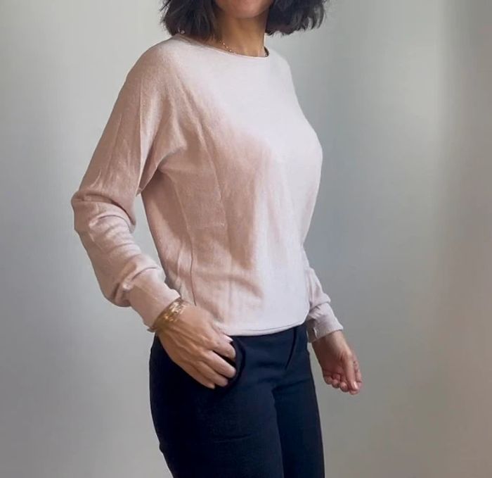 Pull rose poudré pailleté - Caroll - taille S - très bon état - pink shirt - photo numéro 2