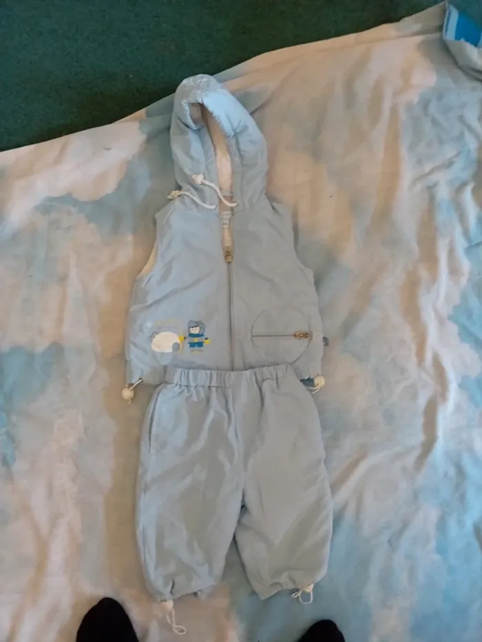Veste sans manches et pantalon 6 mois