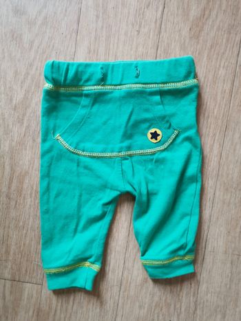 Pantalon vert 1mois