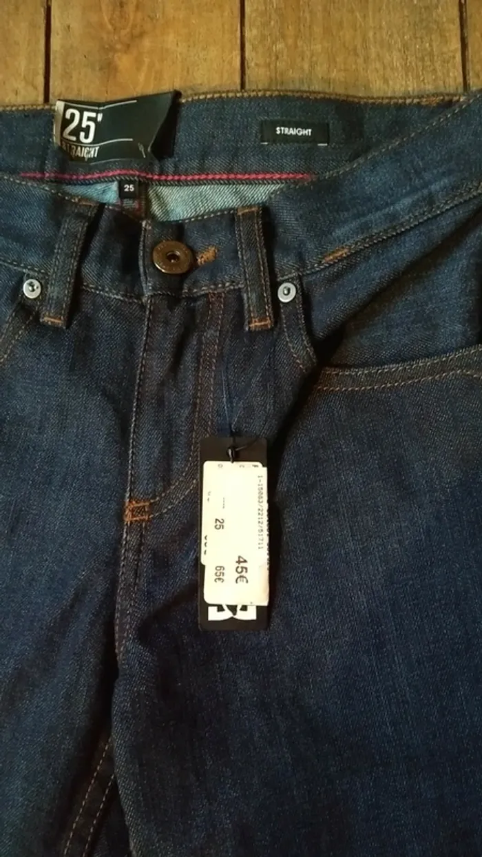 Jean brut DC neuf avec étiquette. Taille 25 - photo numéro 5